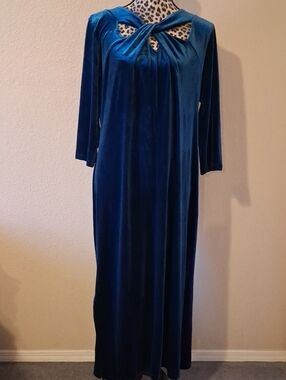NWT Attitudes By Renee Blue-Teal Velvet Dress. Lush Fabric L